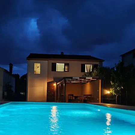 Brigita- Private Pool 公寓 *