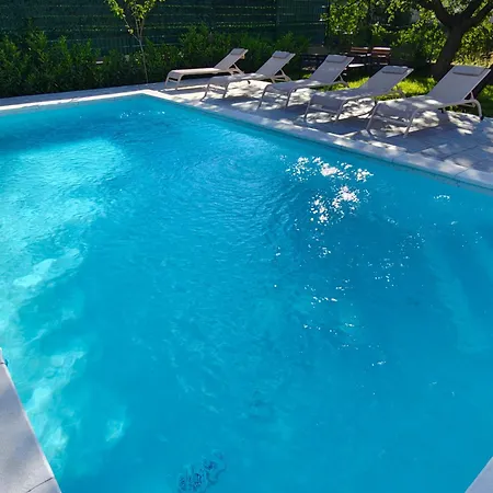 Brigita- Private Pool 公寓 *