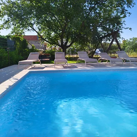 Brigita- Private Pool 公寓 *